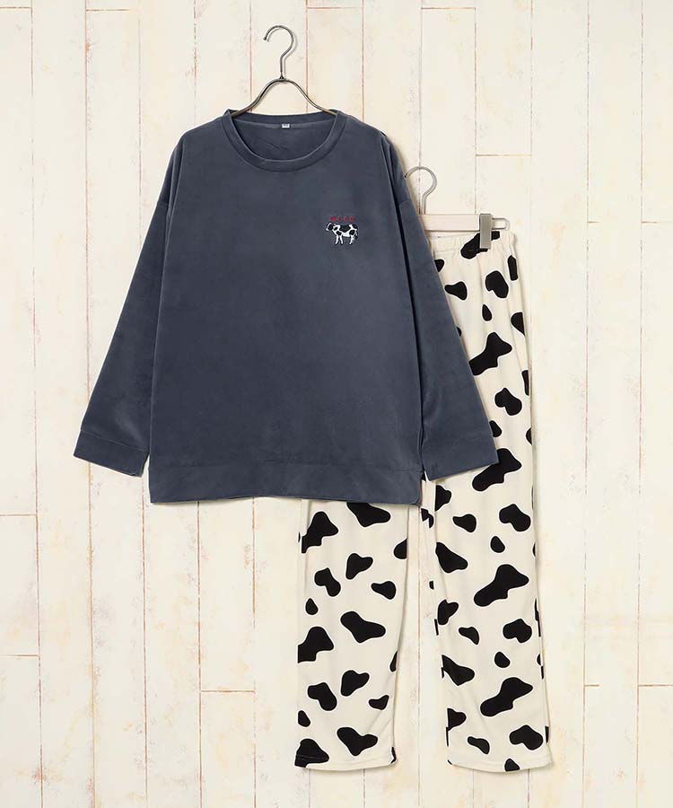 ウシ柄ワンポイントルームウェア上下セット
