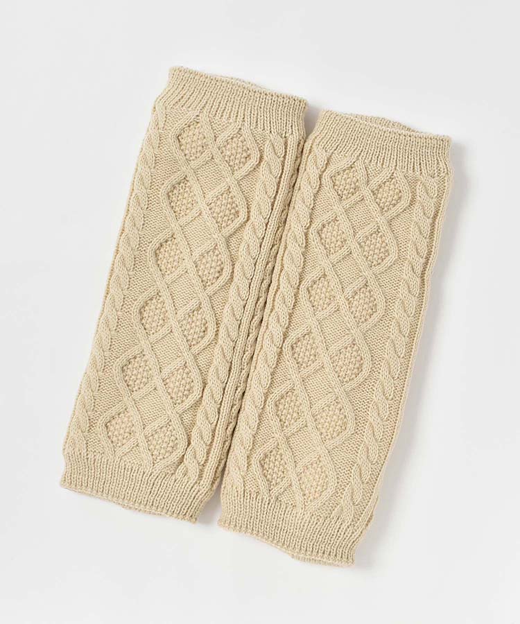 ケーブル編みレッグウォーマー