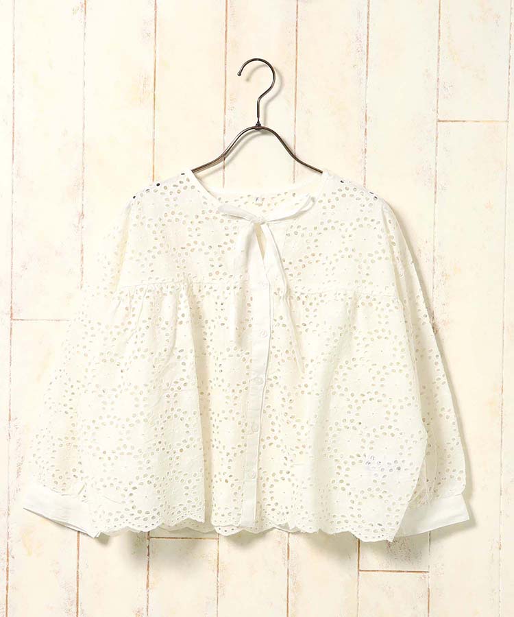 シフリー刺繍ノーカラーブラウス