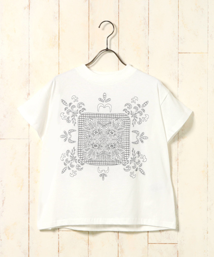 レース風刺繍Tシャツ