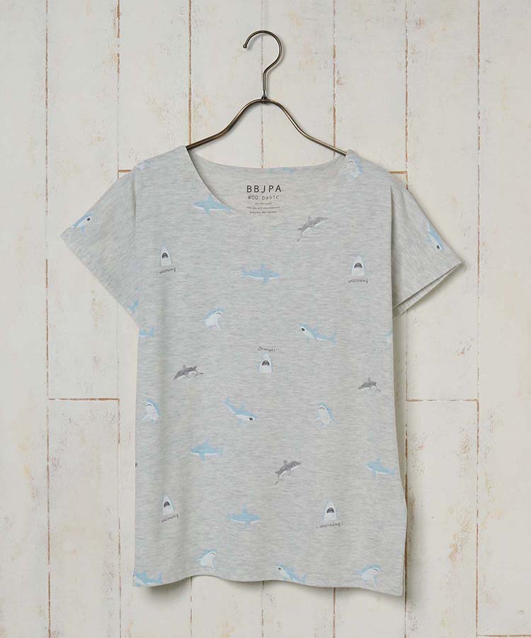 ≪OUTLET≫サメ総柄Tシャツ