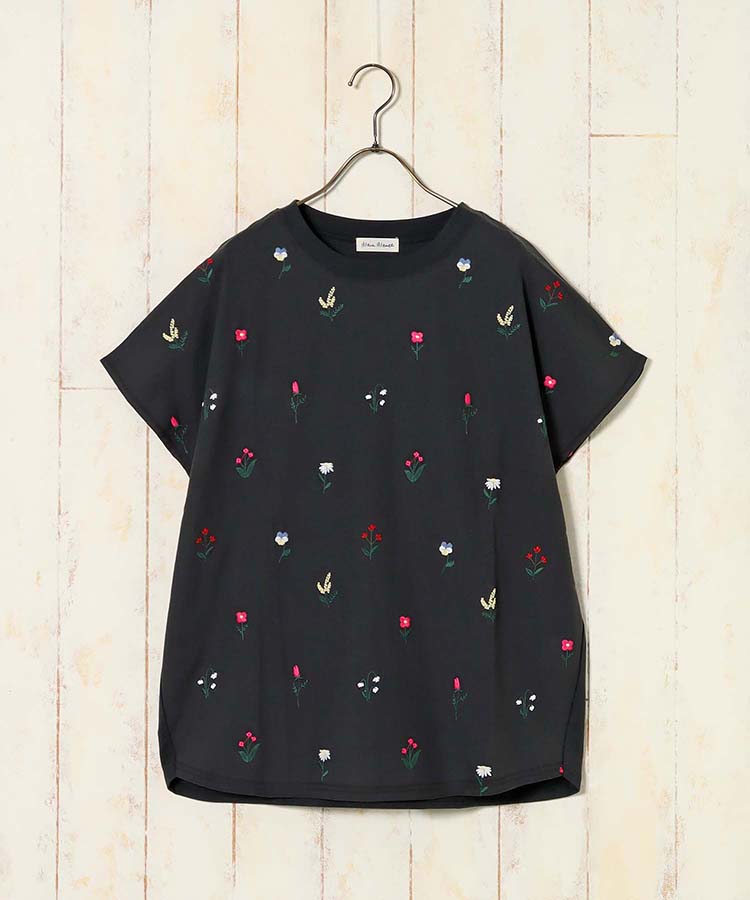 プチフラワー刺繍Tシャツ