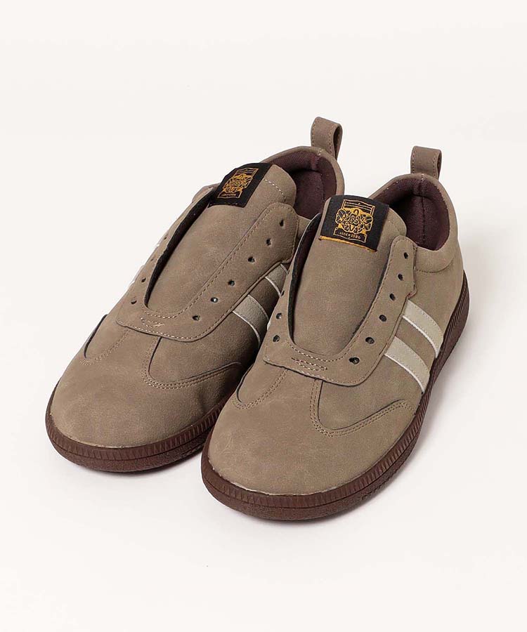 ひもなしラインスニーカー