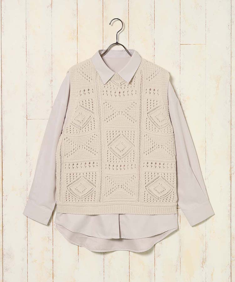 ニットベスト付ブラウス