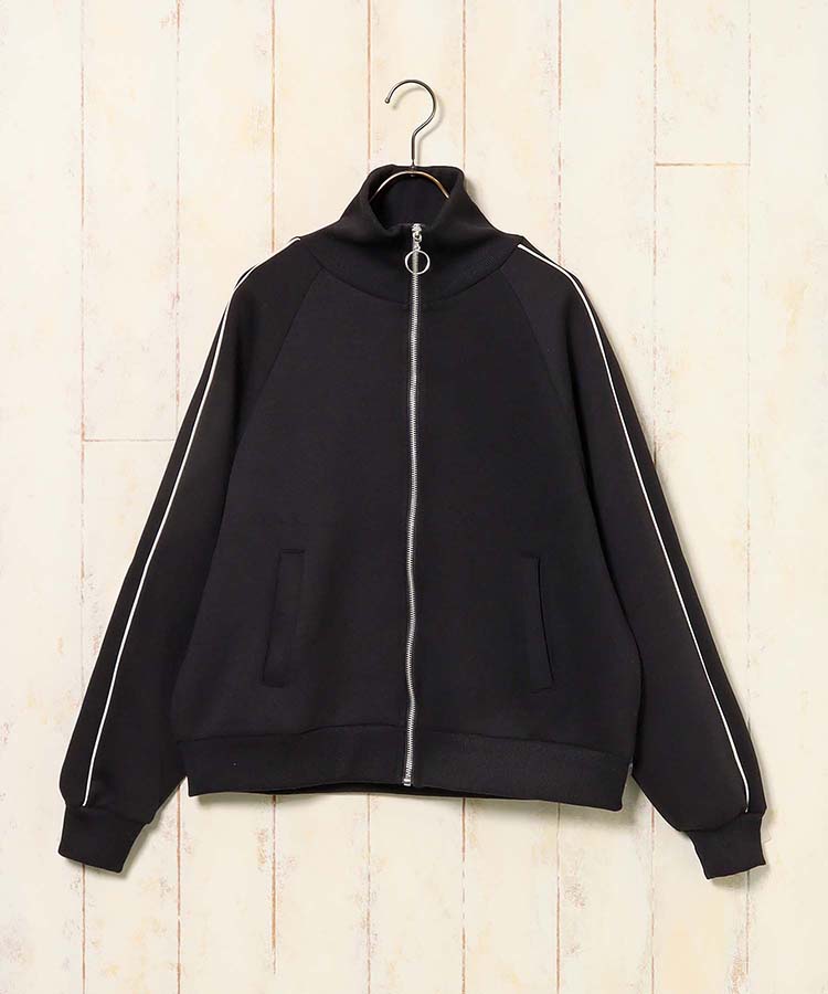 トラックジャケット