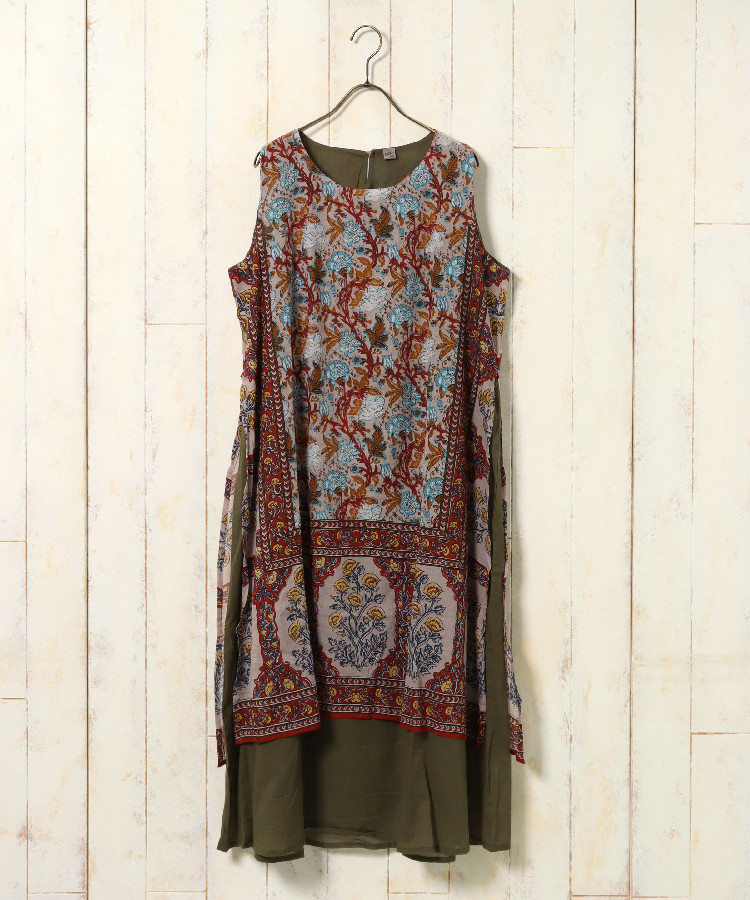 ≪SALE≫袖なしボタニカル柄ワンピース