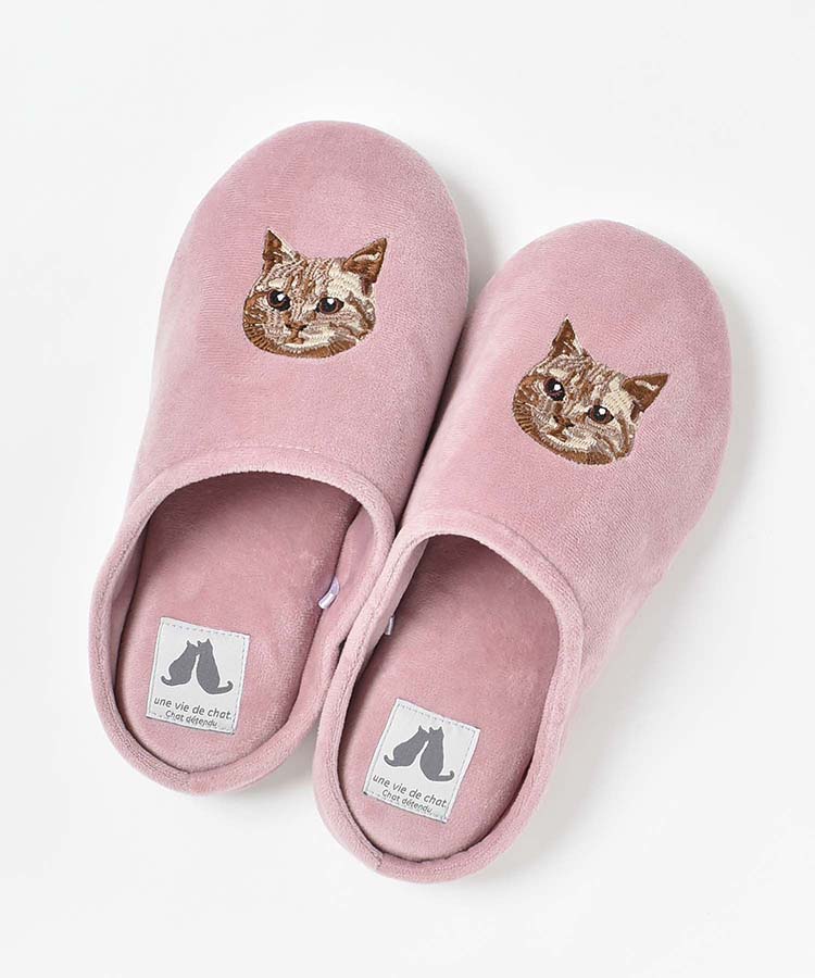 ネコ刺繍ルームシューズ