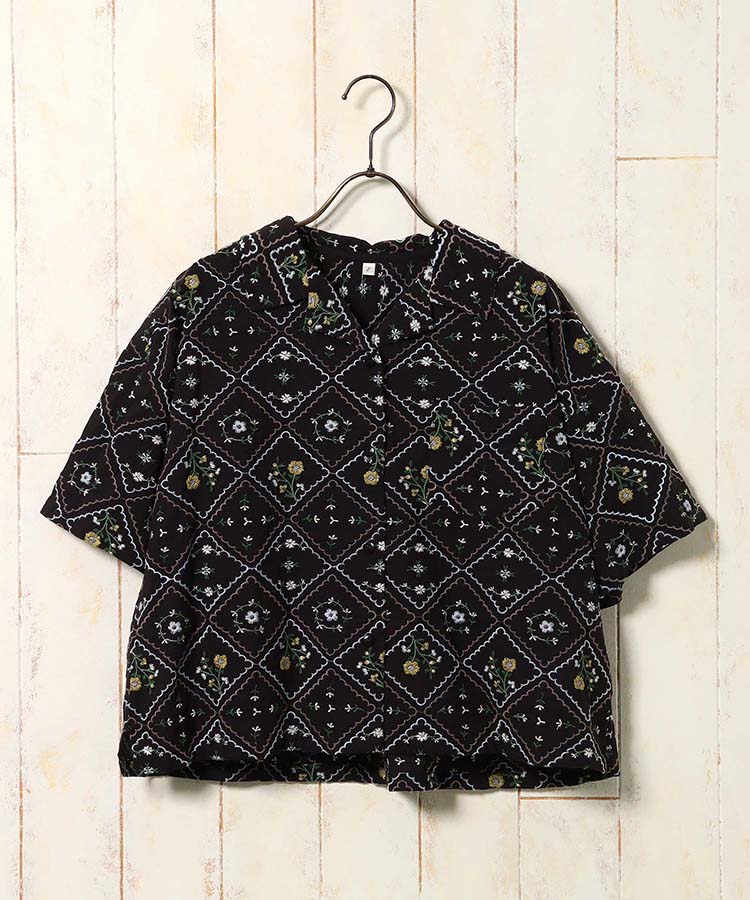 総刺繍ブラウス