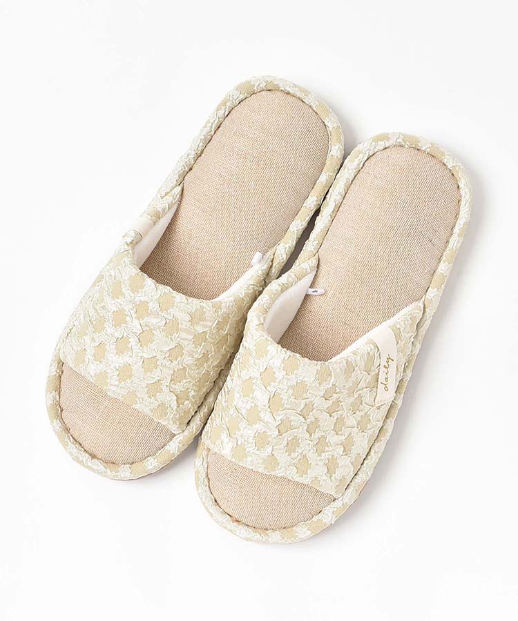 ラティス柄前開きパフィースリッパ