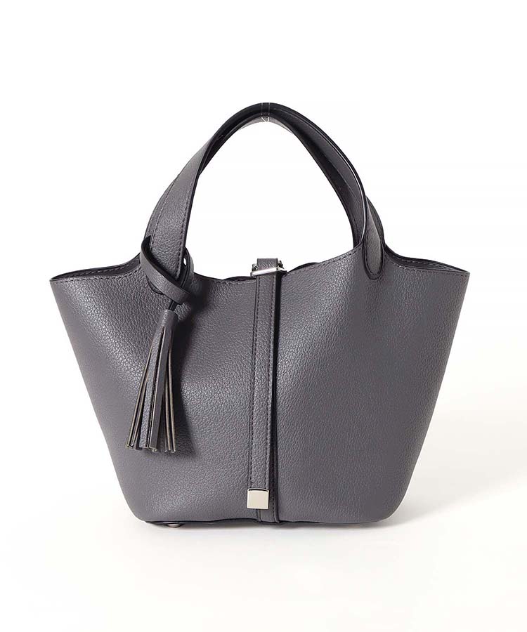 タッセル付きトート