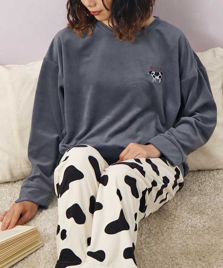 ウシ柄ワンポイントルームウェア上下セット