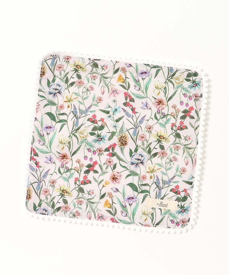 リバティプリントボンボンハンドタオル