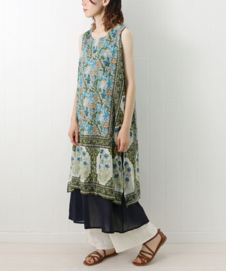 ≪SALE≫袖なしボタニカル柄ワンピース