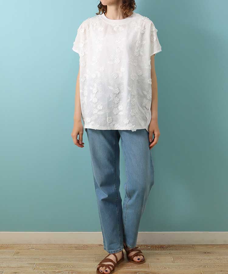 フラワー３D刺繍Tシャツ