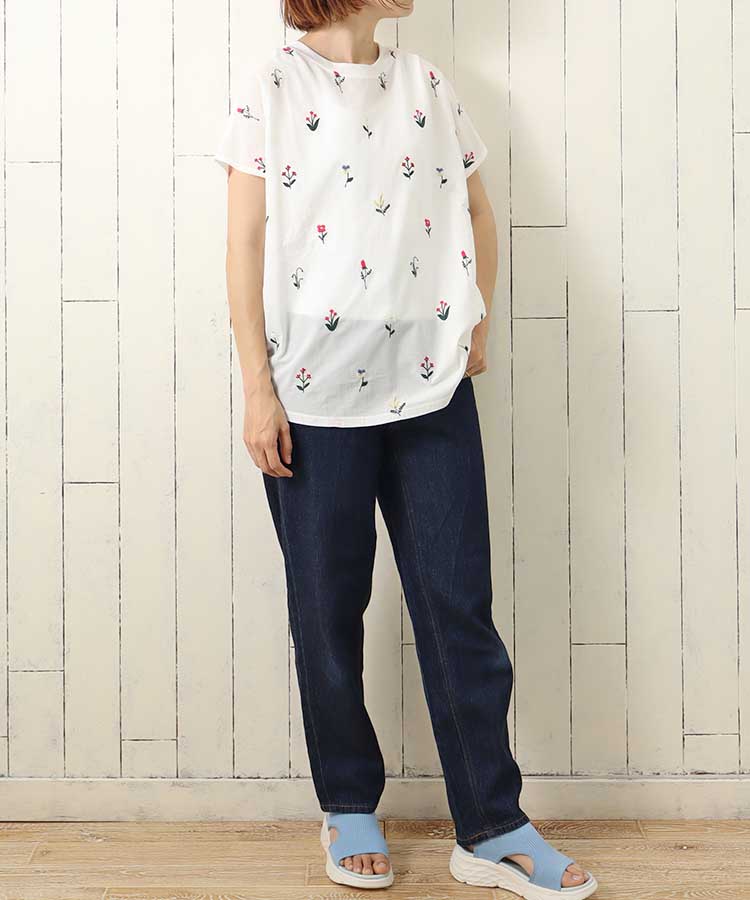 プチフラワー刺繍Tシャツ