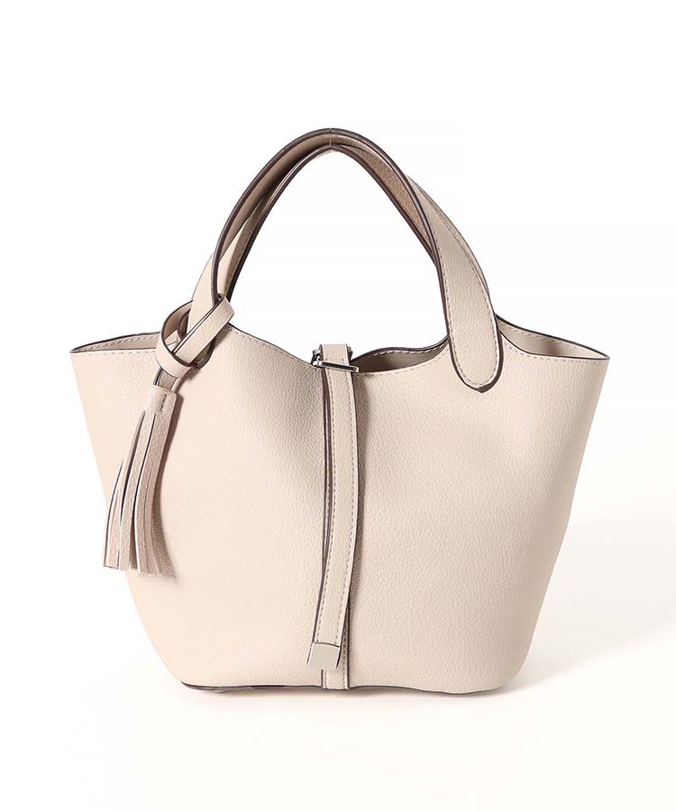 タッセル付きトート