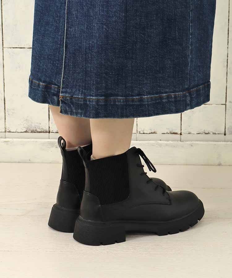 レースアップショートブーツ