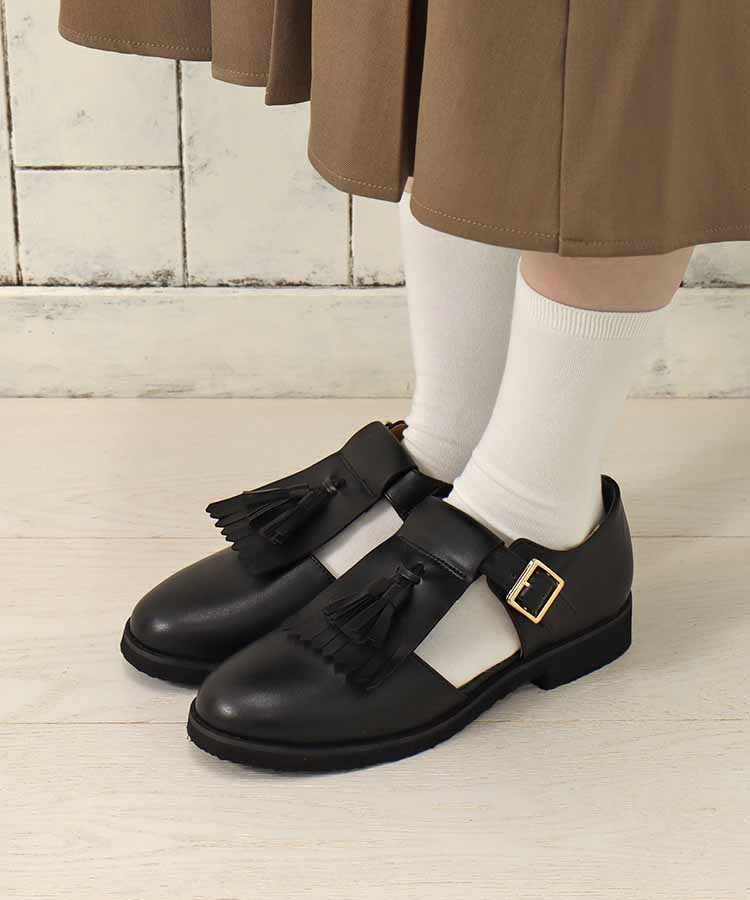 タッセル付きローファー