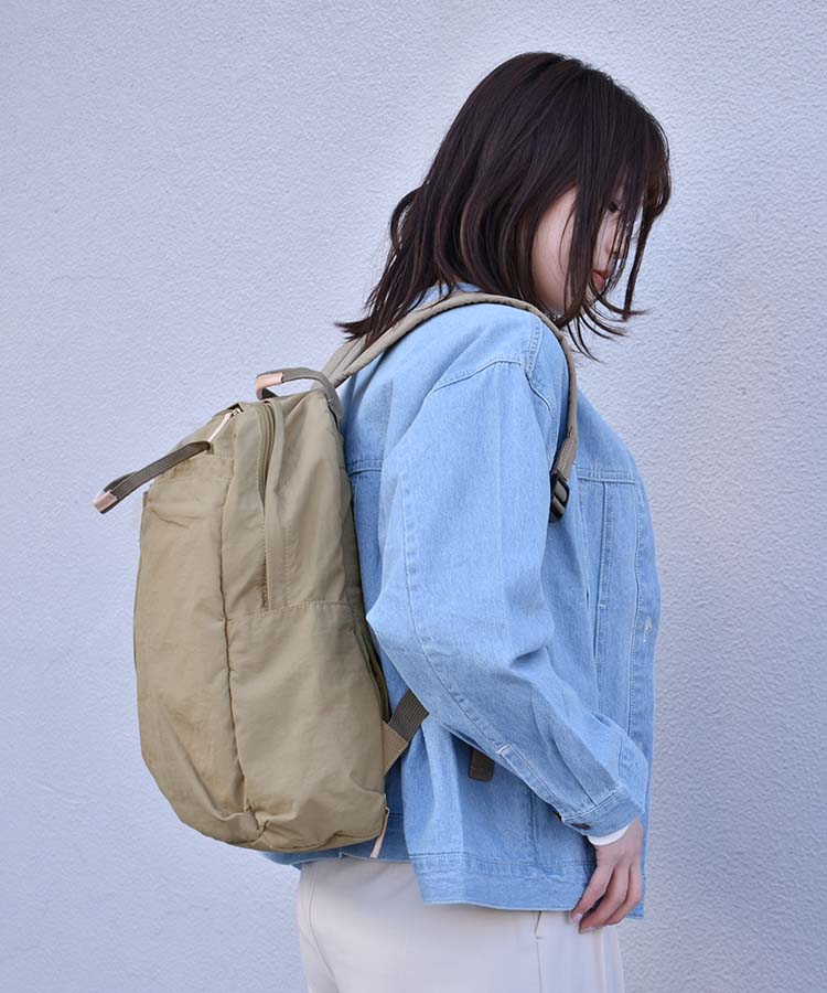 12ポケットインサイドプリントリュック