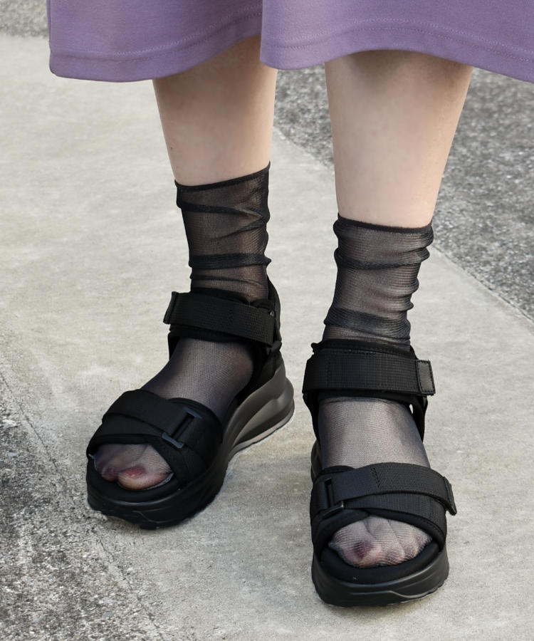 厚底テープサンダル