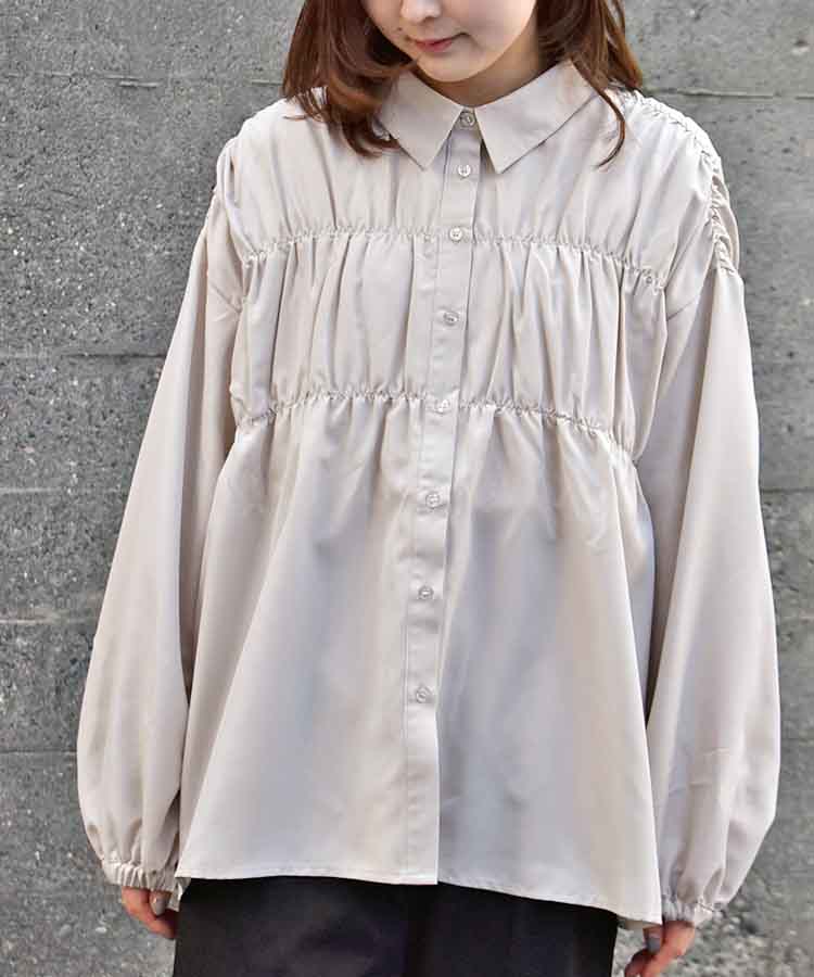 シャーリングブラウス