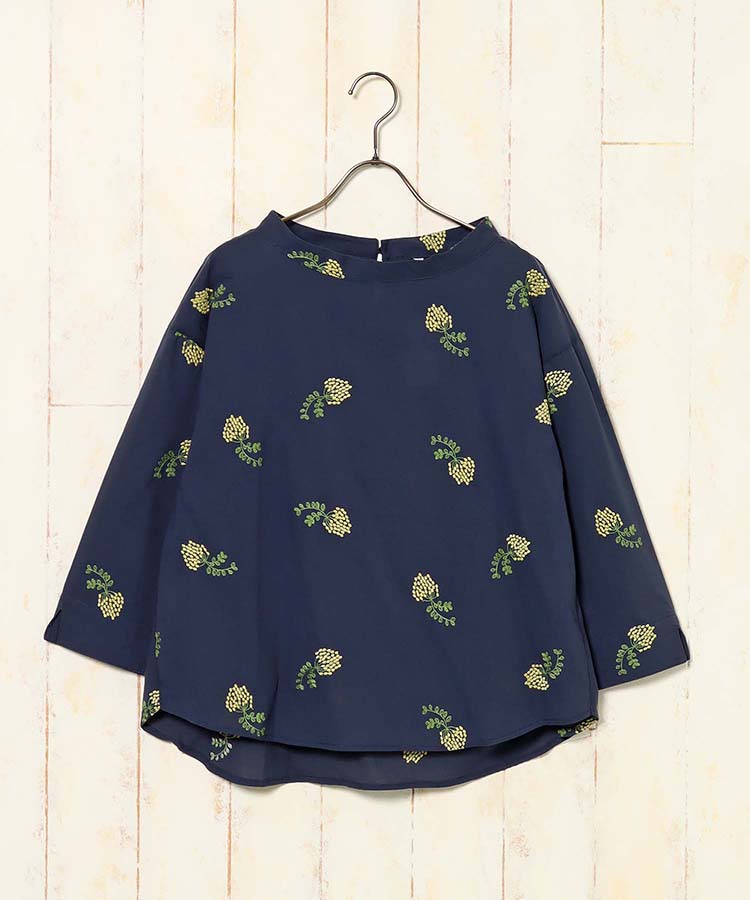 総刺繍ブラウス