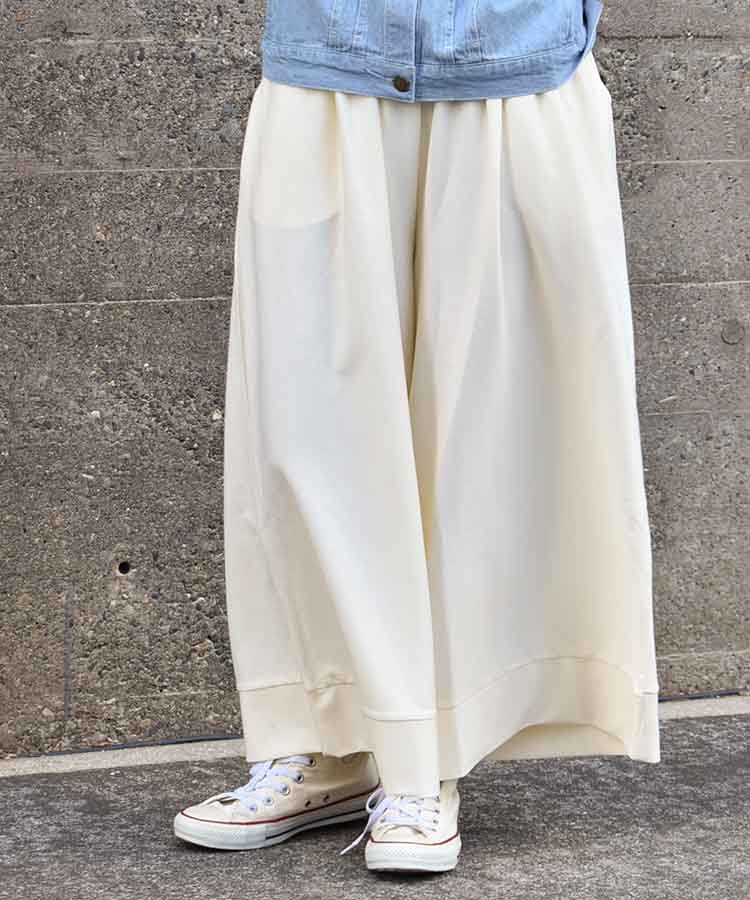 タックボリュームパンツ