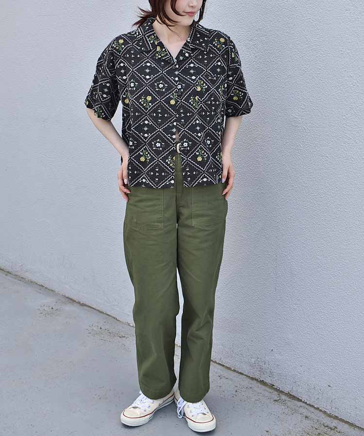 総刺繍ブラウス