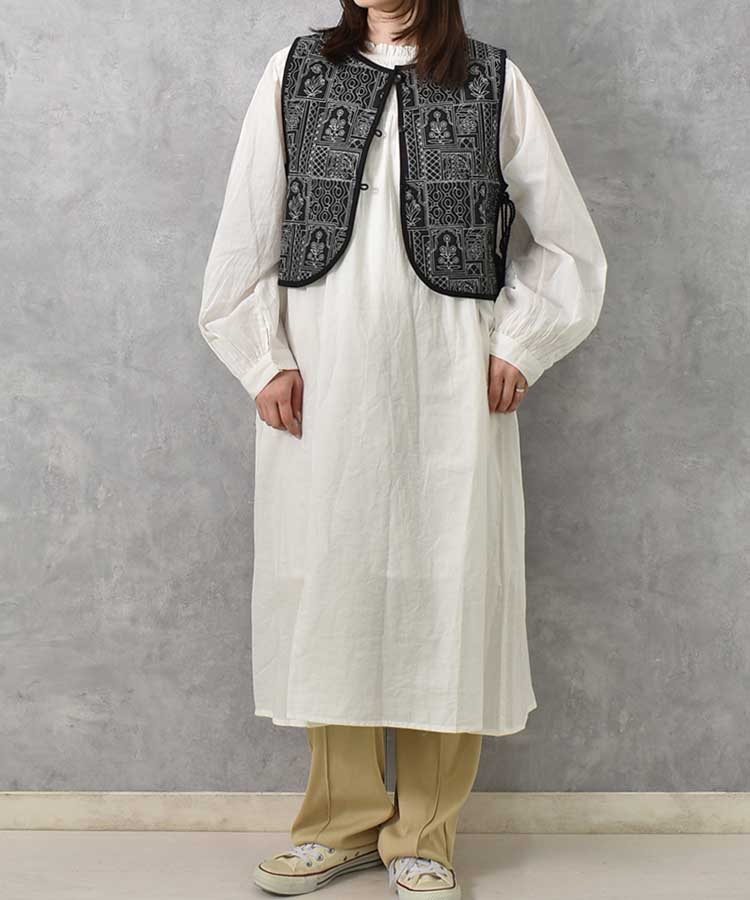 フラワー刺繍ベスト