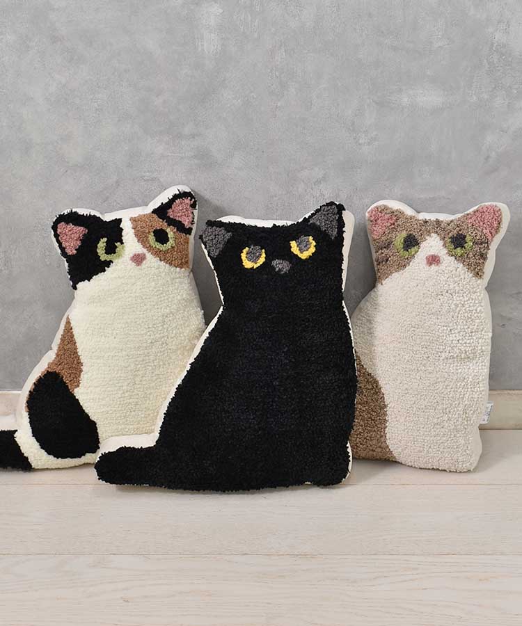 ねこもふもふダイカットクッション