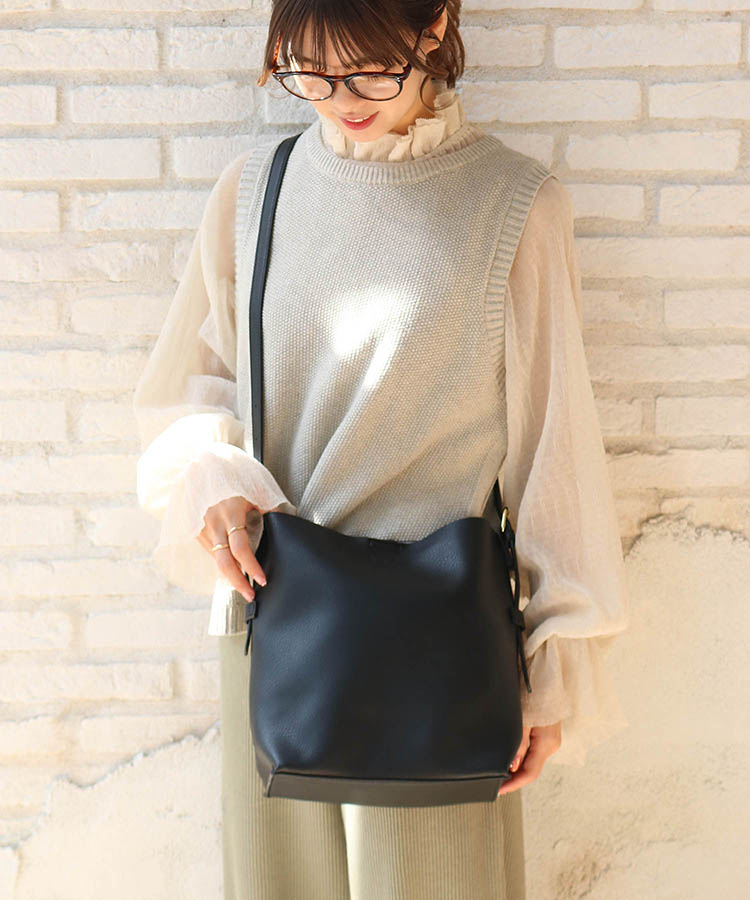 ≪SALE≫インナーバック付ミドルショルダーバッグ