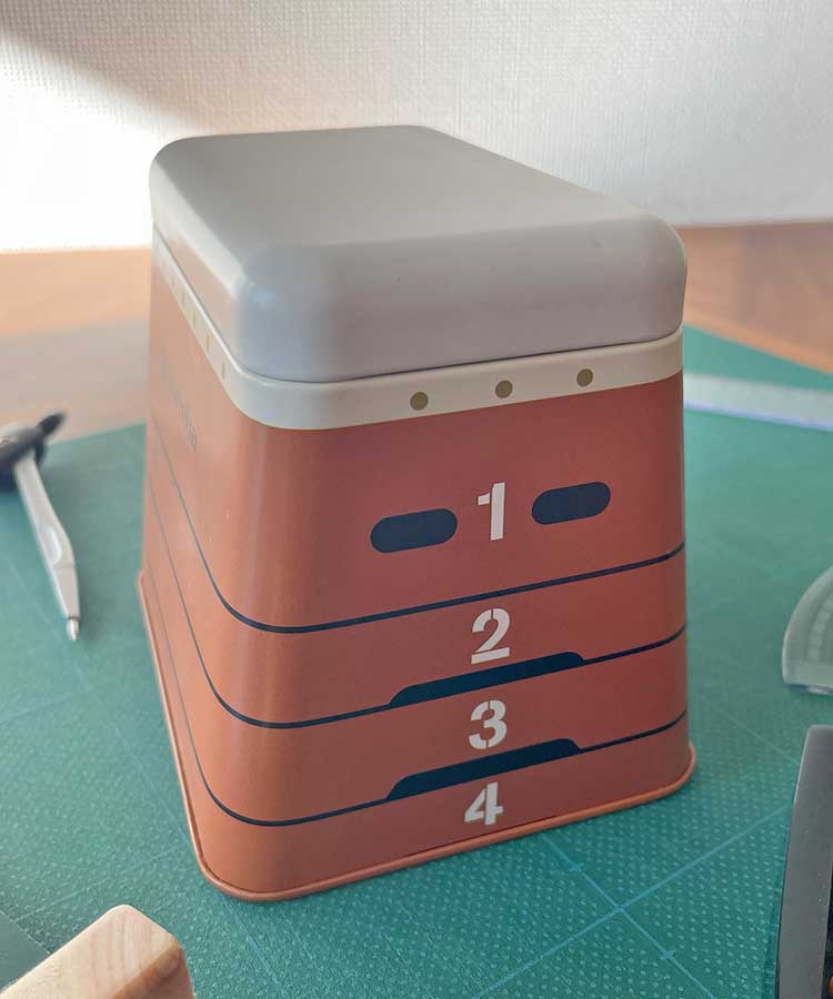 エウレカ 跳び箱缶