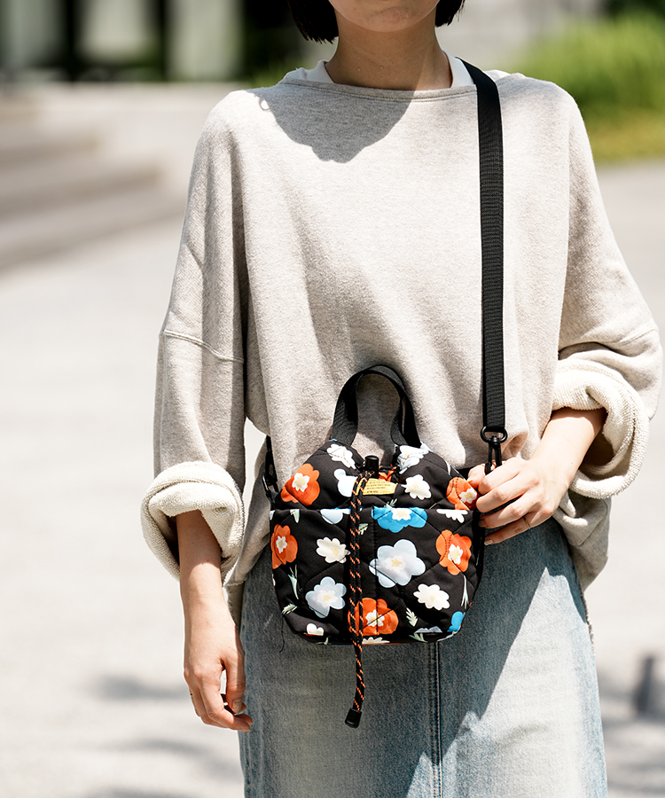 【KiU and BleuBleuet】KiUパデッドポケッタフルミニバッグ