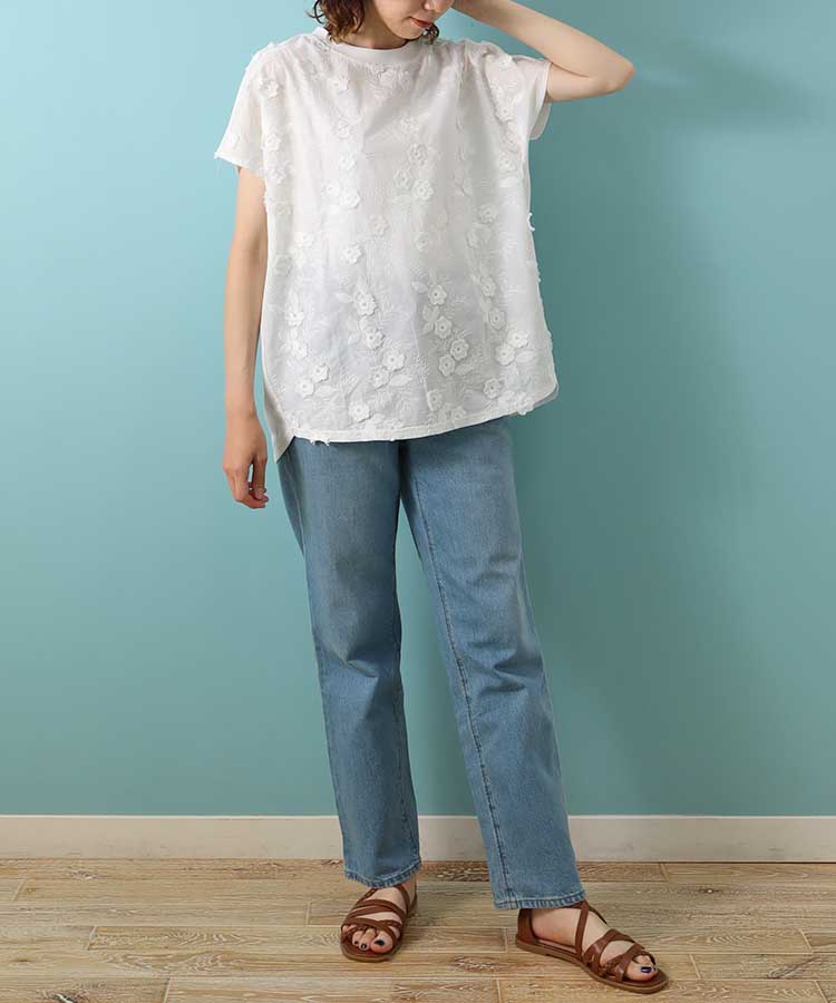 フラワー３D刺繍Tシャツ