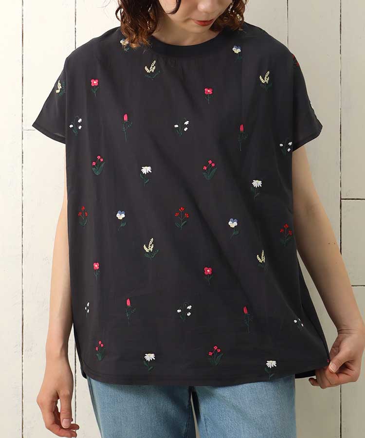 プチフラワー刺繍Tシャツ