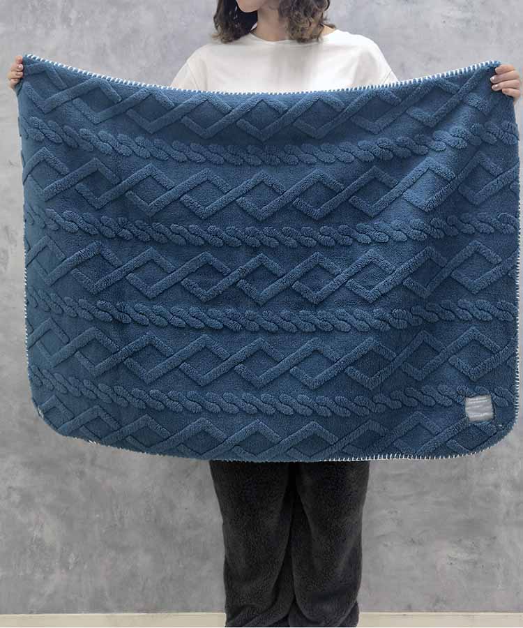 アラン編み風ボア3wayひざ掛け