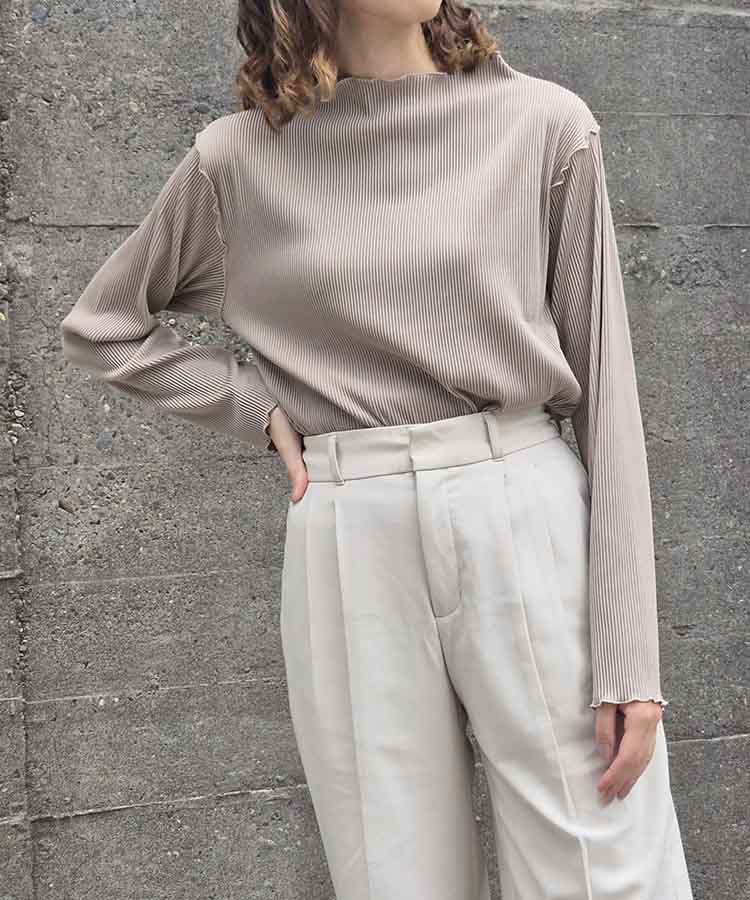 カットプリーツメローボトルネックプルオーバー