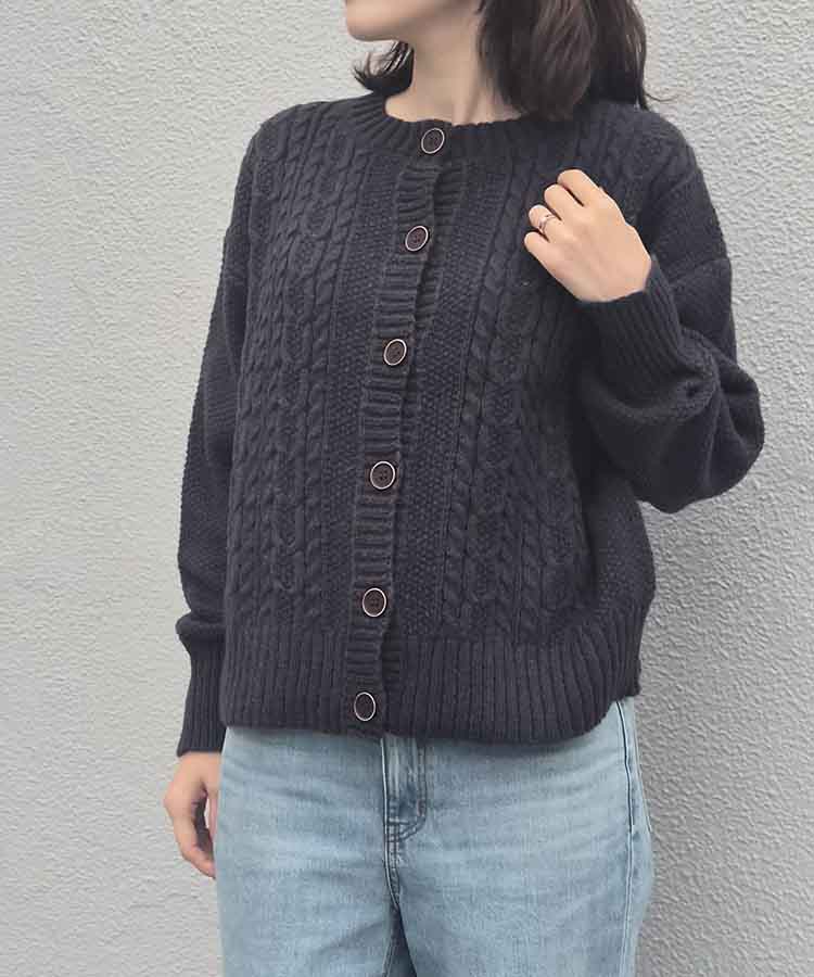 ケーブルカーディガン
