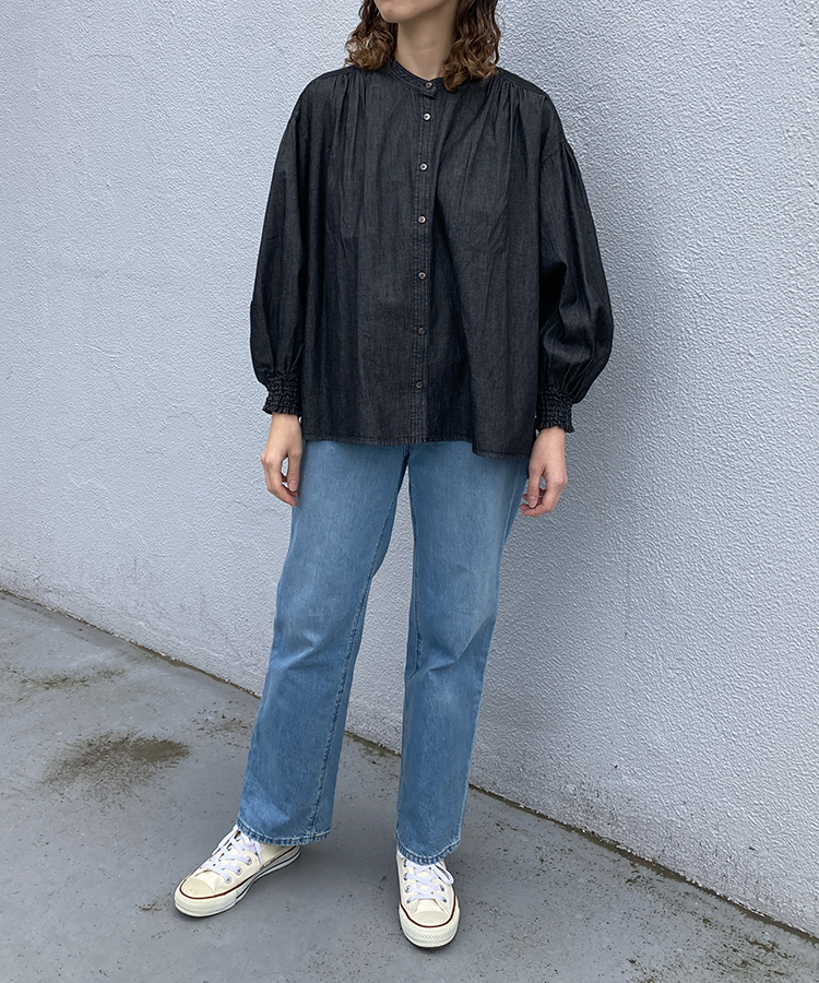 シャーリングデニムブラウス