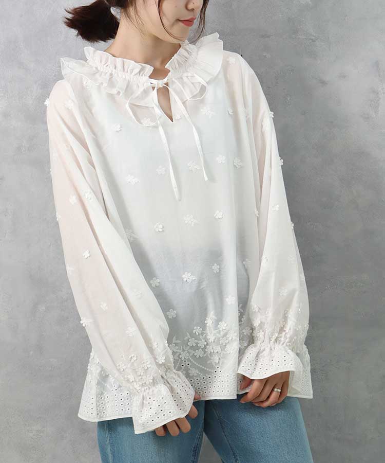 le petaleフリルカラーフラワーブラウス