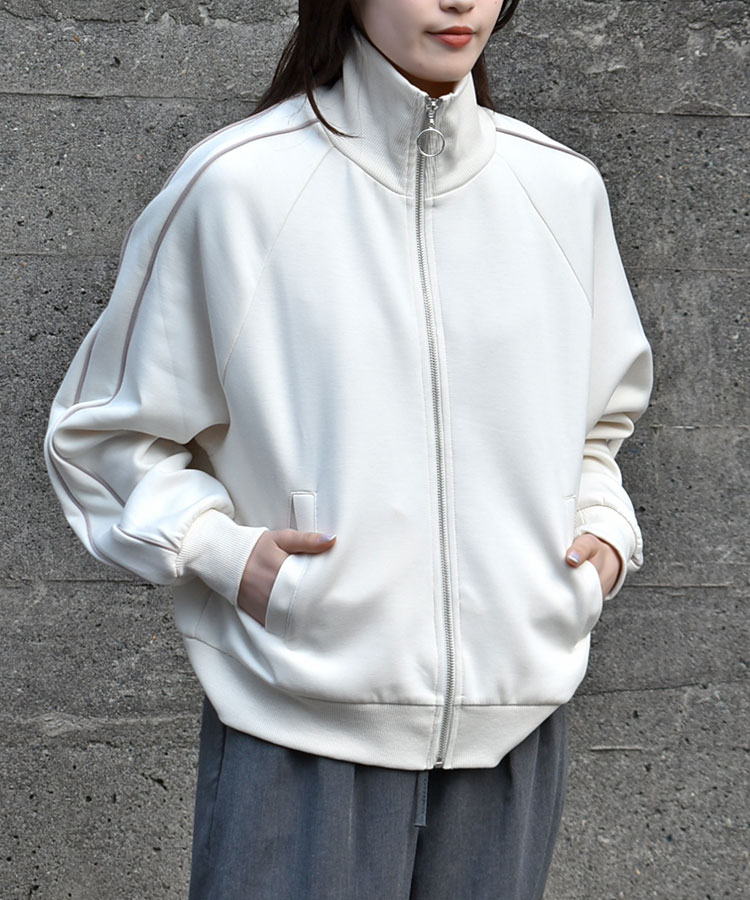 トラックジャケット