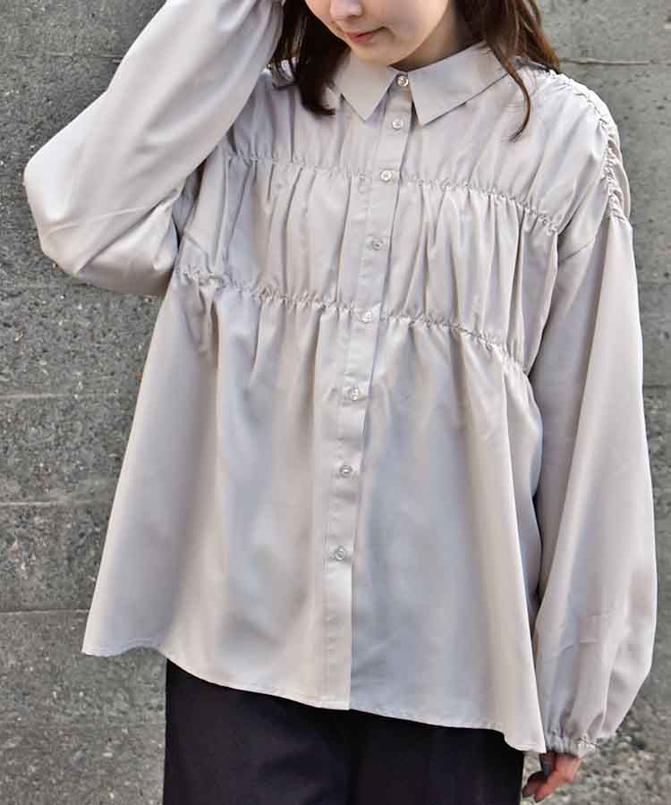 シャーリングブラウス