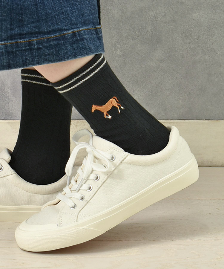 うま刺繍ラインソックス