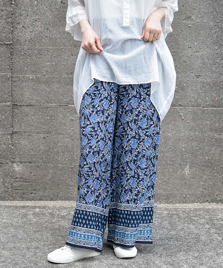総柄プリントパンツ