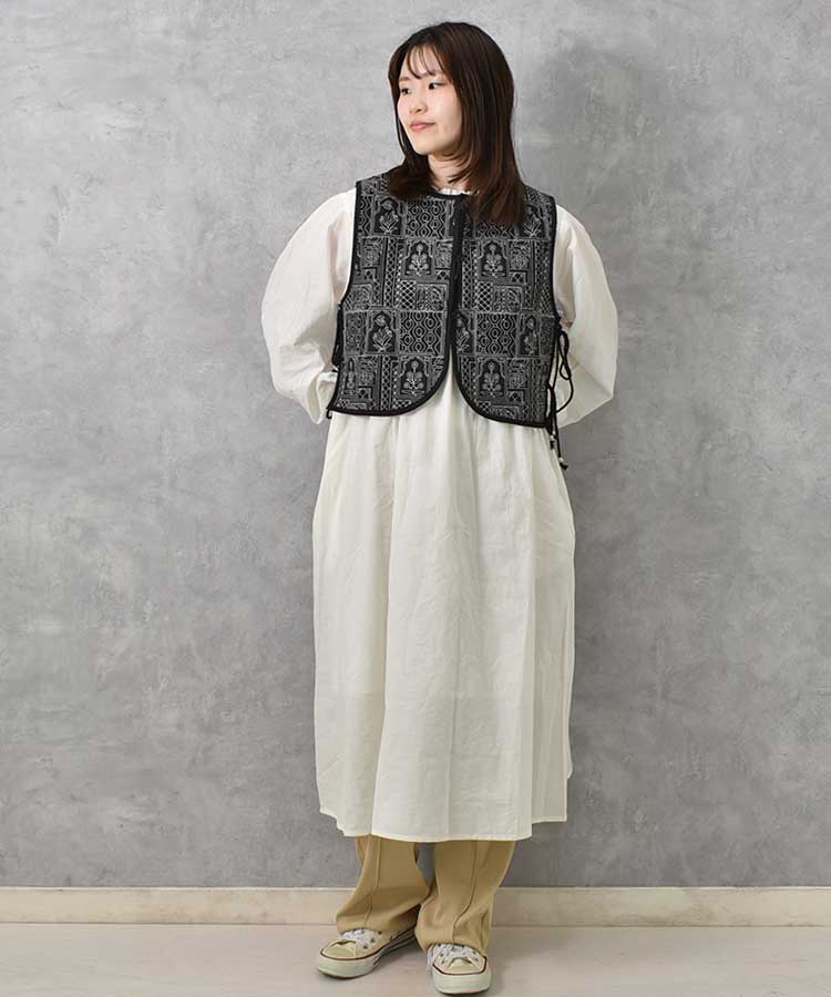フラワー刺繍ベスト
