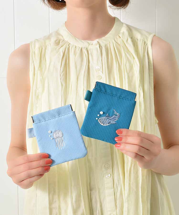 海洋生物パール刺繍ばね口ポーチ