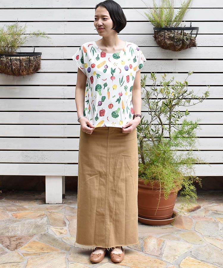 ≪SALE≫カラフルベジタブル総柄プリントTシャツ