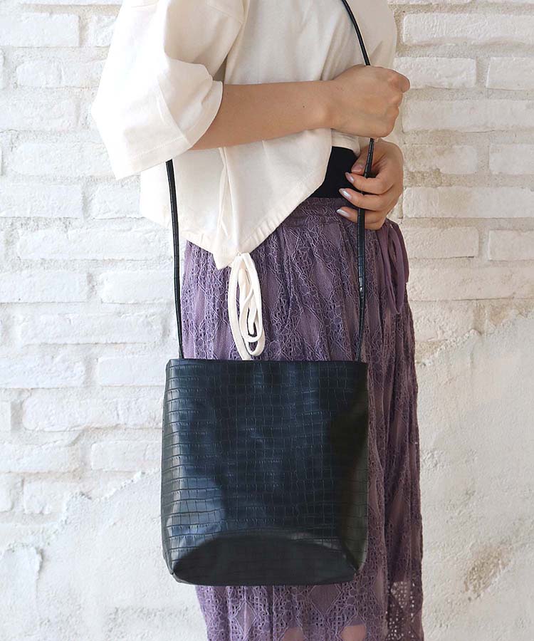 ≪SALE≫合皮シンプルフラットショルダー