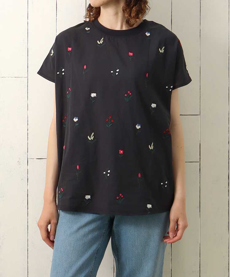 プチフラワー刺繍Tシャツ