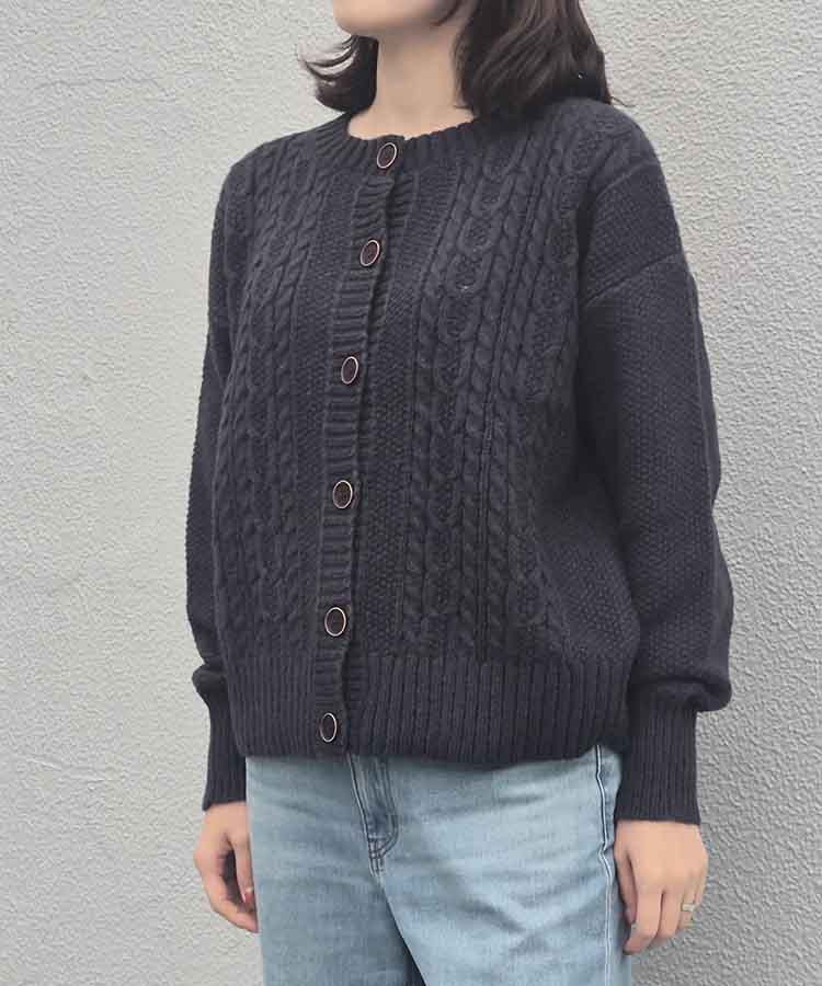 ケーブルカーディガン